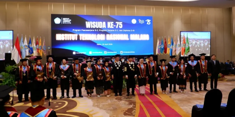 Wisuda ke-75 ITN Malang di Grand Ballroom Hotel Grand Mercure Malang Mirama. Foto/dok ITN Malang