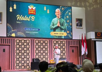 Sesi tausiyah yang dibawakan oleh Habib Jafar (Foto: Nathasya Amalia)