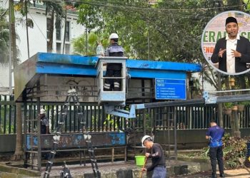 Proses pengecatan Halte Veteran 2 pada Sabtu, (25/04/2026). Foto/dok