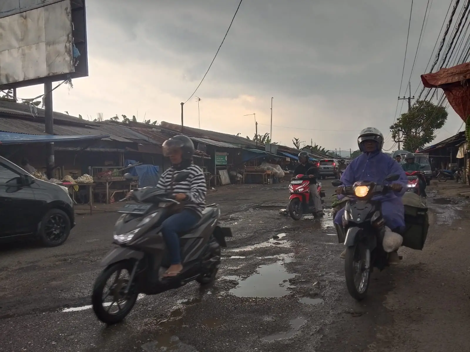 Kondisi Pasar Gadang saat julan turun. (Foto/M Sholeh)