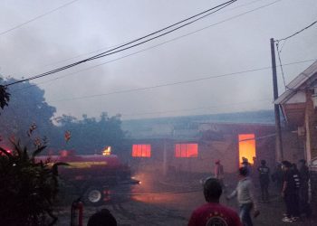 Gudang rokok di Kota Malang yang dilanda kebakaran hebat. (Foto/M Sholeh)