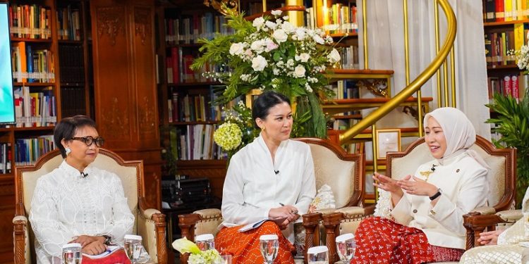 Sesi diskusi keperempuanan yang digelar ParagonCorp di Hari Kartini 2026. Foto: Dok.