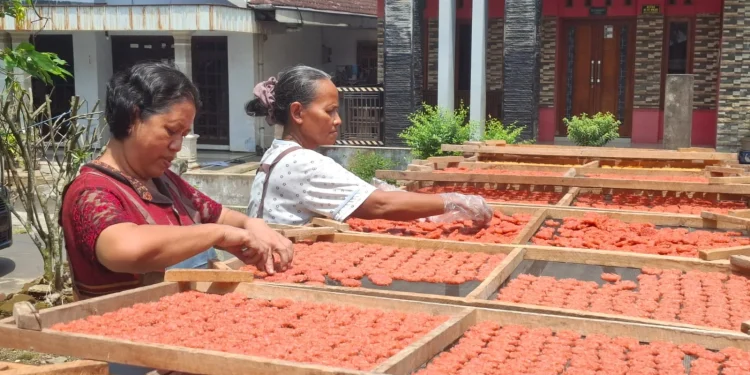 Produksi Rengginang Kencana capai 50 kilogram per hari. Foto: Aisyah Nawangsari Putri