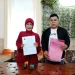 Tatik Swartiatun didampingi kuasa hukumnya, Heli SH menyampaikan update kasus Sardo Swalayan. (Foto/M Sholeh)