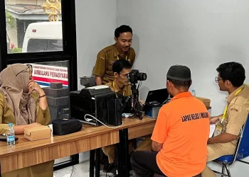 Warga binaan Lapas Kelas I Malang jalani validasi NIK. (Foto/dok. Laaps Malang)