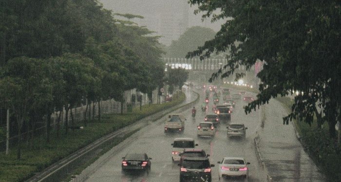 Prakiraan cuaca Malang, khususnya di Kota Malang pada hari Jumat, 24 April 2026 berpotensi terjadi hujan petir. /Foto: Pinterest/ Bayu Surya Wirayudha