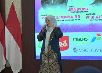 Rektor UIN Malang, Prof. Dr. Hj. Ilfi Nur Diana, M.Si., saat memberikan pemaparan. Foto/dok UIN Malang