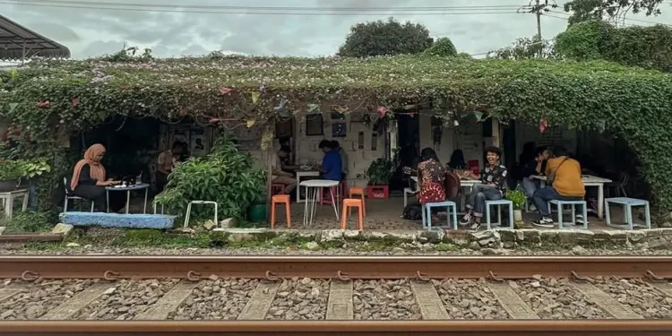 Salah satu cafe unik di Malang, Selak Kopi. (Foto: Instagram @selakkopi)