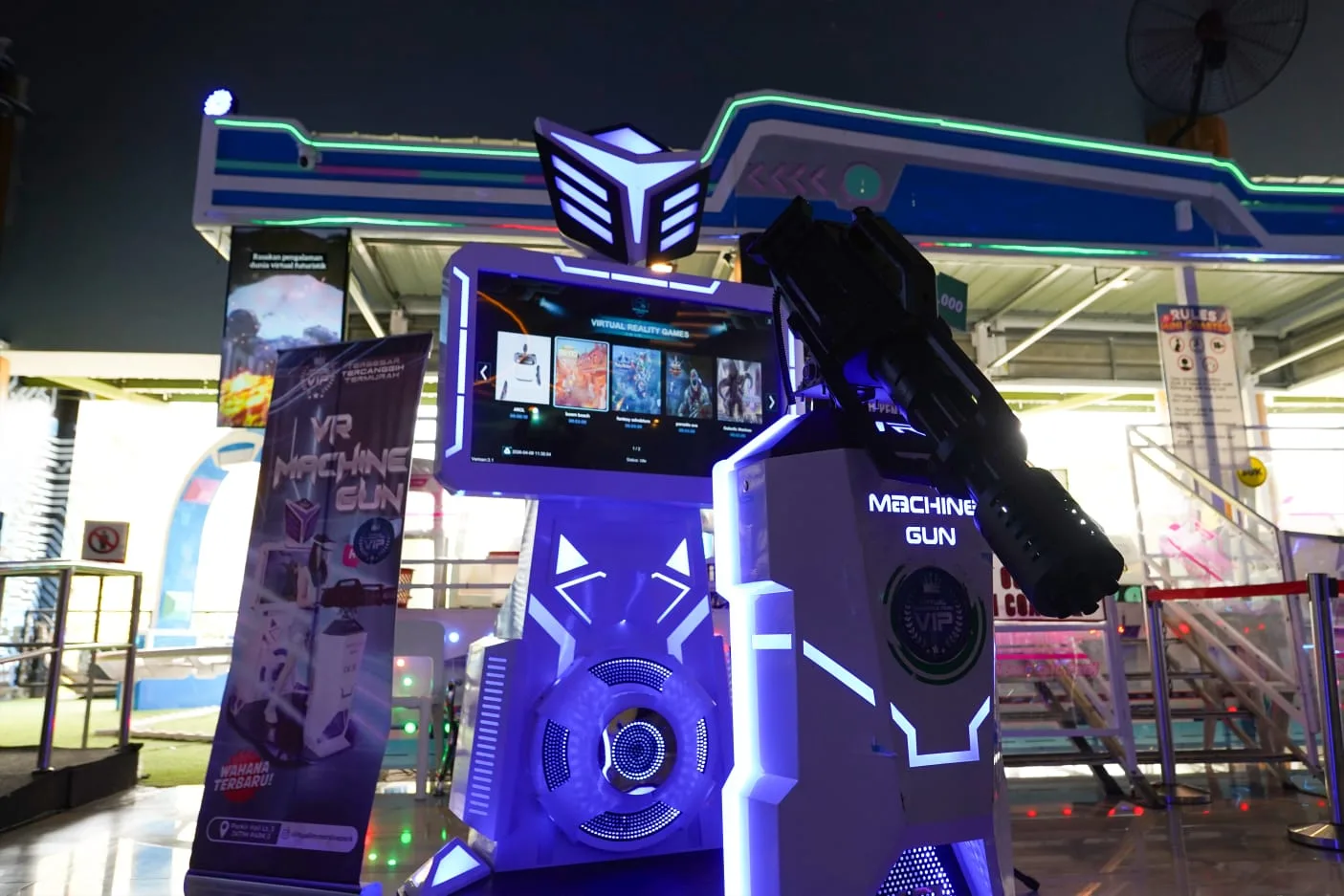 Keseruan bermain VR Shooting lawan zombie di Virtual Immersive Park Jatim Park 2. Foto: Dok