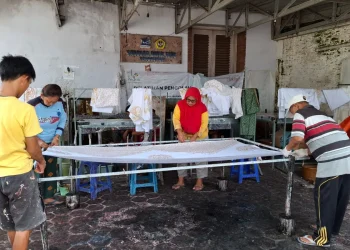 Proses pembuatan batik di Batik Seng. Foto: Aisyah Nawangsari Putri