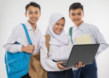Top 10 SMP terbaik di Indonesia versi Puspresnas 2026 yang bisa menjadi referensi bagi calon siswa dan orang tua. /Foto: Midnight Stargazer