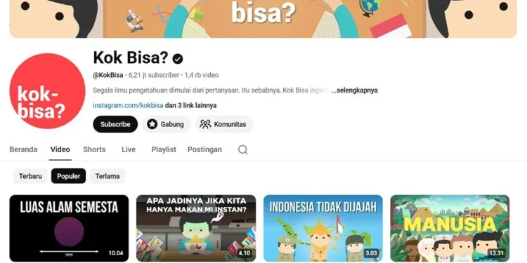 [06.52, 13/4/2026] Intan UM: 5 Channel YouTube Edukatif yang Menjelaskan Fenomena Sehari-hari Tugumalang.id - Channel YouTube fenomena sehari-hari kini semakin diminati karena tidak hanya menjadi sarana hiburan, tetapi juga sumber pembelajaran yang mudah diakses. Banyak channel yang menghadirkan konten edukatif dengan cara yang menarik dan mudah dipahami. Konten tersebut biasanya mengulas hal-hal sederhana yang sering kita alami, namun jarang kita pahami secara mendalam. Hal-hal sederhana ini ternyata memiliki penjelasan ilmiah yang menarik untuk dipelajari. Konten seperti ini juga membantu meningkatkan rasa ingin tahu terhadap hal-hal di sekitar. Selain itu, penjelasan yang disampaikan biasanya dikemas secara visual sehingga lebih mudah dipahami. Oleh karena itu, memilih channel YouTube yang tepat sangat penting agar informasi yang diperoleh benar dan bermanfaat. Berikut Rekomendasi Channel YouTube yang Menjelaskan Fenomena Sehari-hari: 1. Kok Bisa? Channel Kok Bisa? merupakan salah satu channel edukasi populer di Indonesia yang membahas berbagai fenomena sehari-hari. Konten yang disajikan biasanya menjawab pertanyaan sederhana yang sering muncul dalam kehidupan sehari-hari. Misalnya, mengapa manusia bisa lupa atau bagaimana proses terjadinya hujan. Penjelasan yang diberikan disampaikan dengan bahasa yang sederhana sehingga mudah dipahami oleh berbagai kalangan. Selain itu, penggunaan animasi membuat penonton lebih tertarik untuk mengikuti isi video. Channel ini juga sering mengaitkan topik dengan kehidupan sehari-hari sehingga terasa relevan. Informasi yang disampaikan didasarkan pada sumber yang dapat dipercaya. 2. Neuron Neuron merupakan channel YouTube yang membahas berbagai fenomena sehari-hari dari sudut pandang sains dan teknologi. Channel ini sering mengangkat topik yang berkaitan dengan kebiasaan manusia, cara kerja otak, hingga perkembangan teknologi yang memengaruhi kehidupan. Penjelasan yang diberikan disampaikan dengan bahasa yang cukup sederhana sehingga tetap mudah dipahami. Channel ini juga menyajikan konten dengan visual yang menarik dan penjelasan yang runtut. Hal ini membuat penonton lebih mudah mengikuti alur pembahasan dari awal hingga akhir. Channel ini cocok bagi yang ingin memahami fenomena sehari-hari secara lebih logis dan ilmiah. 3. Kurzgesagt – In a Nutshell Kurzgesagt – In a Nutshell dikenal sebagai channel yang menyajikan penjelasan ilmiah dengan visual animasi yang menarik. Channel ini sering membahas berbagai fenomena yang berkaitan dengan kehidupan manusia dan alam semesta. Topik yang diangkat bisa berupa kesehatan mental, sistem imun, hingga konsep besar seperti kehidupan dan kematian. Meskipun membahas topik yang kompleks, penyampaiannya tetap mudah dipahami. Hal ini karena penjelasan disusun secara sistematis dan didukung ilustrasi visual. Gaya penyampaiannya membuat penonton tetap fokus dari awal hingga akhir. Channel ini sangat cocok bagi yang ingin memahami fenomena secara lebih mendalam. 4. AsapSCIENCE AsapSCIENCE menghadirkan konten yang berfokus pada sains dalam kehidupan sehari-hari. Channel ini sering membahas topik seperti tidur, kebiasaan manusia, dan cara kerja otak. Penjelasan disampaikan dalam bentuk animasi yang sederhana dan langsung pada inti pembahasan. Durasi videonya juga relatif singkat sehingga mudah diikuti. Channel ini cocok bagi penonton yang ingin mendapatkan penjelasan cepat tanpa kehilangan inti materi. Selain itu, topik yang diangkat sangat relevan dengan kehidupan sehari-hari. Hal ini membuat penonton lebih mudah memahami dan mengaitkannya dengan pengalaman pribadi. Channel ini menjadi pilihan tepat untuk belajar secara praktis. 5. Life Noggin Life Noggin merupakan channel yang menggabungkan animasi dengan penjelasan ilmiah yang ringan. Channel ini sering membahas pertanyaan yang berkaitan dengan tubuh manusia dan kondisi sehari-hari. Misalnya, apa yang terjadi jika seseorang tidak tidur atau mengapa manusia merasa cemas. Visual animasi yang digunakan juga membantu memperjelas konsep yang dijelaskan. Selain itu, gaya penyampaiannya santai sehingga tidak terasa membosankan. Channel ini juga sering mengangkat topik yang jarang dibahas secara detail. Hal ini membuat penonton mendapatkan wawasan baru dari hal yang sederhana. Channel YouTube yang menjelaskan fenomena sehari-hari dapat menjadi sumber pembelajaran yang menarik dan bermanfaat. Dengan penyampaian yang sederhana dan visual yang menarik, informasi yang kompleks menjadi lebih mudah dipahami. Setiap channel memiliki gaya dan keunikan masing-masing dalam menyampaikan materi. Selain menambah wawasan, konten seperti ini juga dapat meningkatkan rasa ingin tahu terhadap lingkungan sekitar. Hal-hal yang sebelumnya dianggap biasa ternyata memiliki penjelasan ilmiah yang menarik. Dengan memanfaatkan YouTube secara bijak, waktu yang dihabiskan menjadi lebih produktif. Penulis: Intan Adelia/ Magang Keyword: channel YouTube fenomena sehari-hari, channel YouTube edukatif, YouTube edukasi sains, rekomendasi channel YouTube, channel YouTube bermanfaat Deskripsi: Rekomendasi channel YouTube fenomena sehari-hari yang menjelaskan berbagai hal sederhana secara ilmiah, mulai dari cara kerja otak hingga fenomena yang sering terjadi dalam kehidupan. Tag: channel YouTube edukatif, fenomena sehari-hari, edukasi sains, rekomendasi YouTube, belajar dari YouTube, konten edukasi [06.53, 13/4/2026] Intan UM: Salah satu channel YouTube fenomena sehari-hari, Kok Bisa? (Foto: YouTube: @Kok Bisa?)
