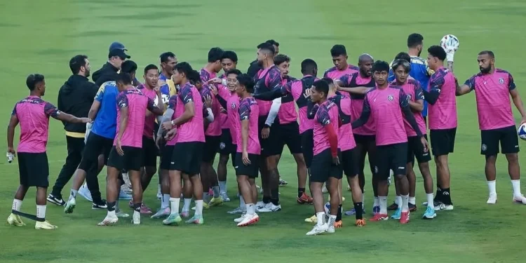 Prediksi susunan pemain Persib Bandung vs Arema FC di pekan ke-29 BRI Super League 2025/2026. /Foto: Instagram @aremafcofficial.
