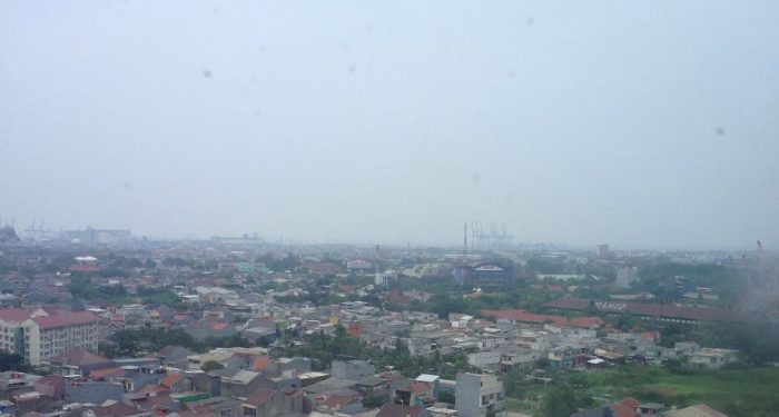 Informasi prakiraan cuaca Malang, khususnya di Kota Malang pada hari Sabtu, 18 April 2026 yang didominasi kondisi udara kabur disertai berawan. /Foto: Pinterest/Iyo