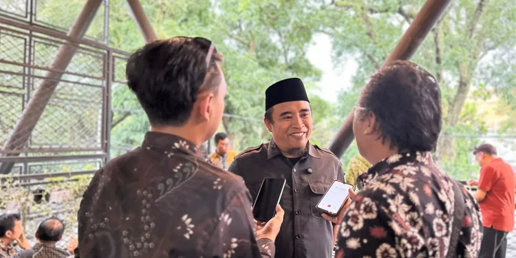 Anggota DPRD Kota Malang dari Fraksi PKS, Rendra Masdrajad Safaat, saat merespons pengesahan Perda Parkir. Foto/dok