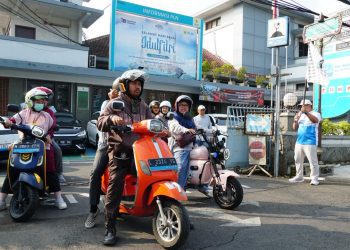 Konvoi kendaraan listrik dari seluruh Unit Layanan Pelanggan (ULP) di lingkungan UP3 Malang. Foto/dok