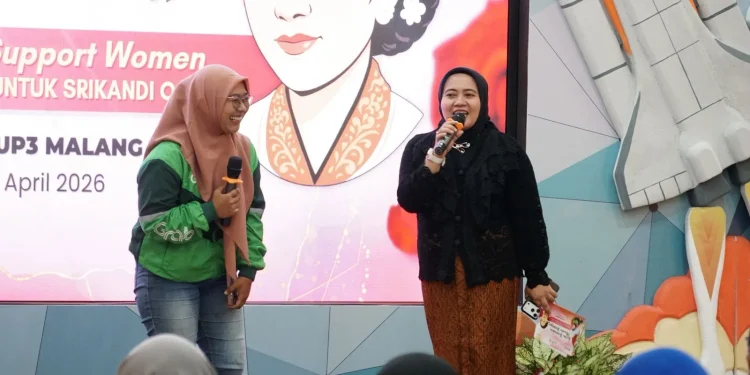 Peringatan Hari Kartini oleh Srikandi PLN bersama Ojol perempuan. Foto/dok