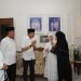 Wali Kota Malang, Wahyu Hidayat, disambut Prof. Dr. Dyah Sawitri, S.E., M.M, istri almarhum Prof M Saleh. Foto/dok