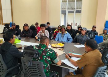 Audiensi warga dengan Pemdes Sumberbrantas Kota Batu terkait aktivitas sumur bor PT ESA. Foto: Istimewa