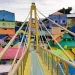 Rekomendasi wisata di Kota Malang yang cocok dikunjungi bersama keluarga saat momen long weekend. /Foto: Google Review Kampung Warna Warni/Zeng Foong.
