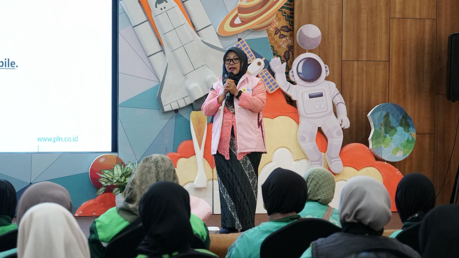 Sosialisasi PLN UP 3 tentang keselamatan Ketenagalistrikan bagi Ojek Online. Foto/dok