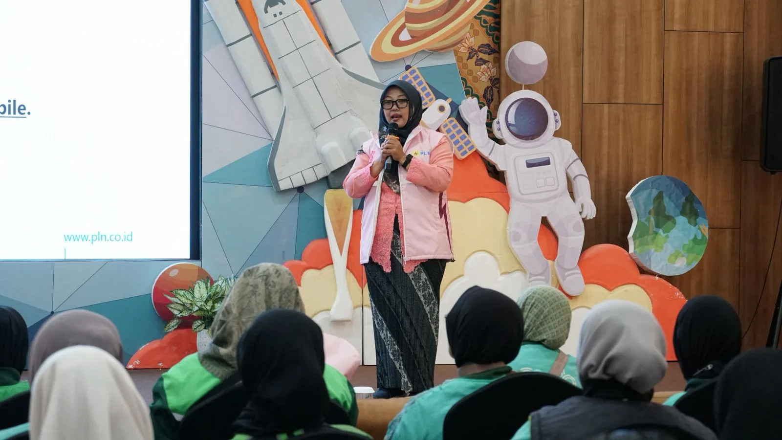 Sosialisasi PLN UP 3 tentang keselamatan Ketenagalistrikan bagi Ojek Online. Foto/dok