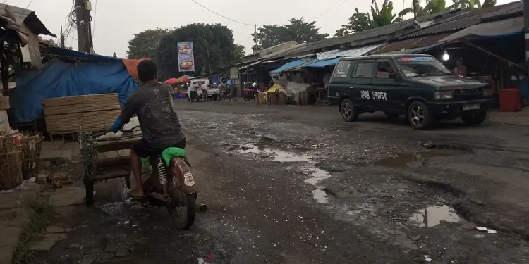 Kondisi jalan pasar Gadang