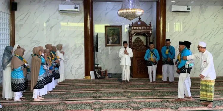 pelepasan jemaah haji dari KBIHU Al Ihsan Annahdliyah