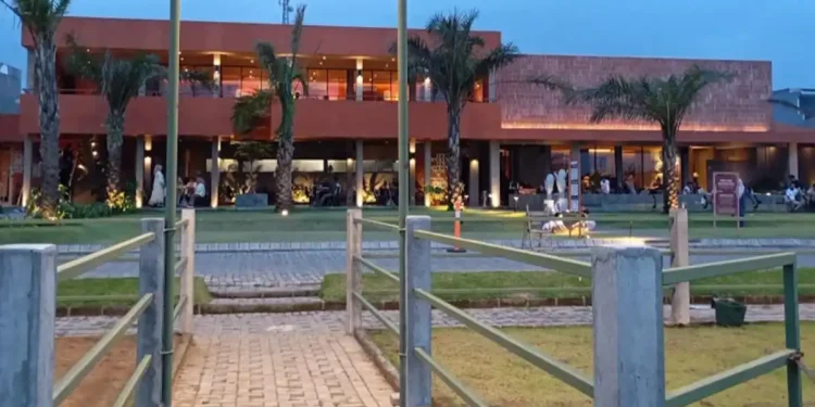 kafe di malang