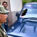 lempar batu ke mobil