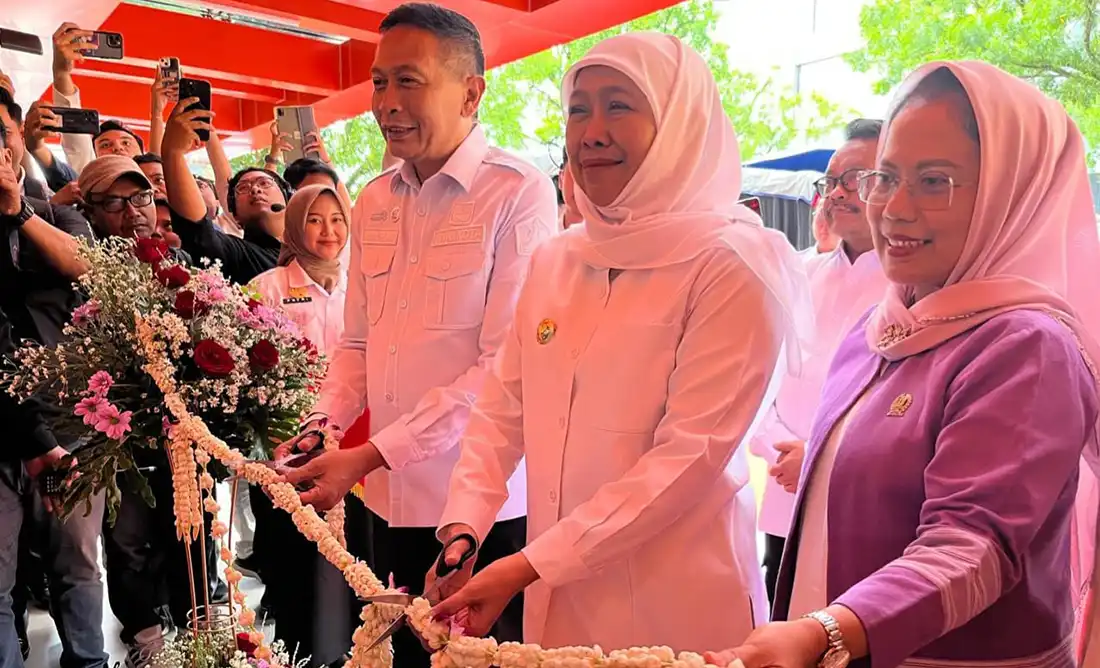 membuka layanan kesehatan