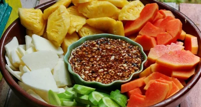 Rekomendasi rujak buah malang yang wajib dicoba oleh para pecinta kuliner. /Foto: Pinterest/Inne Hadiati.
