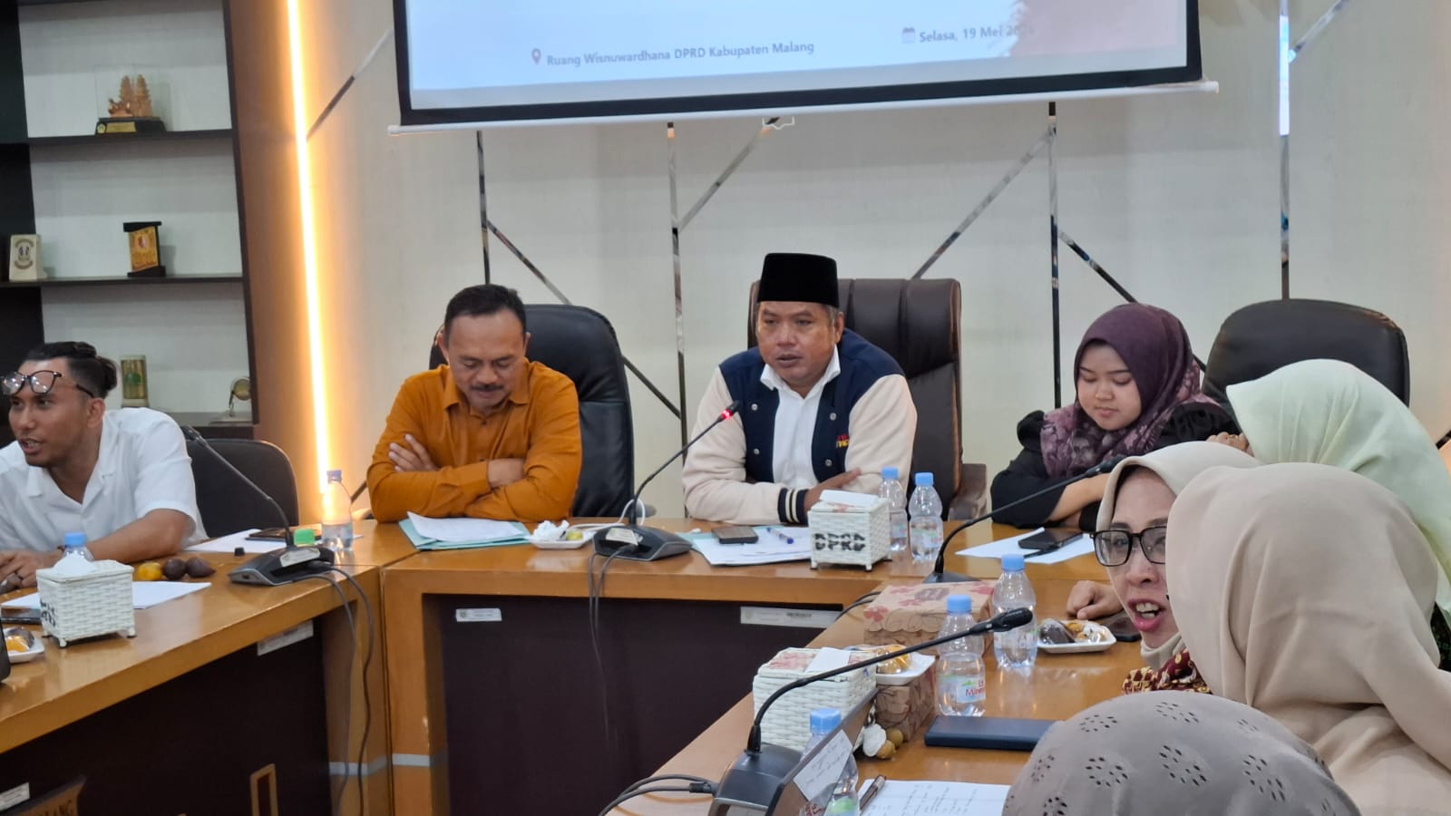 Ketua Komisi IV DPRD Kabupaten Malang, Ziaul Haq menanggapi masukan dan keluhan dari IGTKI PGRI Kabupaten Malang. Foto: Aisyah Nawangsari Putri