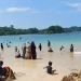 Pantai Banyu Meneng, salah satu rekomendasi wisata alam di Malang yang cocok dikunjungi di momen long weekend. /Foto: Google Review Pantai Banyu Meneng/Firman Tri
