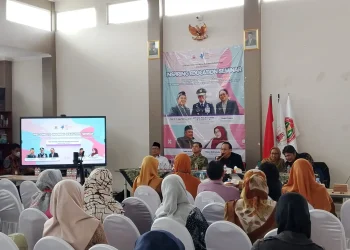 Aktor senior sekaligus entrepreneur, Endro Pradono memberikan materi inspiratif kepada para guru di Malang Raya (M Sholeh)