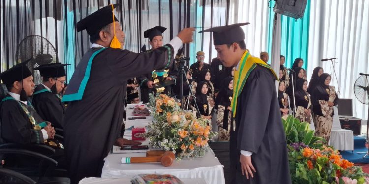 Prosesi wisuda Universitas Al Qolam Malang. Foto: Aisyah Nawangsari Putri