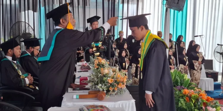Prosesi wisuda Universitas Al Qolam Malang. Foto: Aisyah Nawangsari Putri