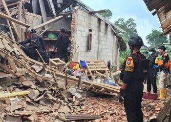 Kondisi rumah di Singosari yang hancur akibat ledakan diduga petasan. Foto: Polsek Singosari