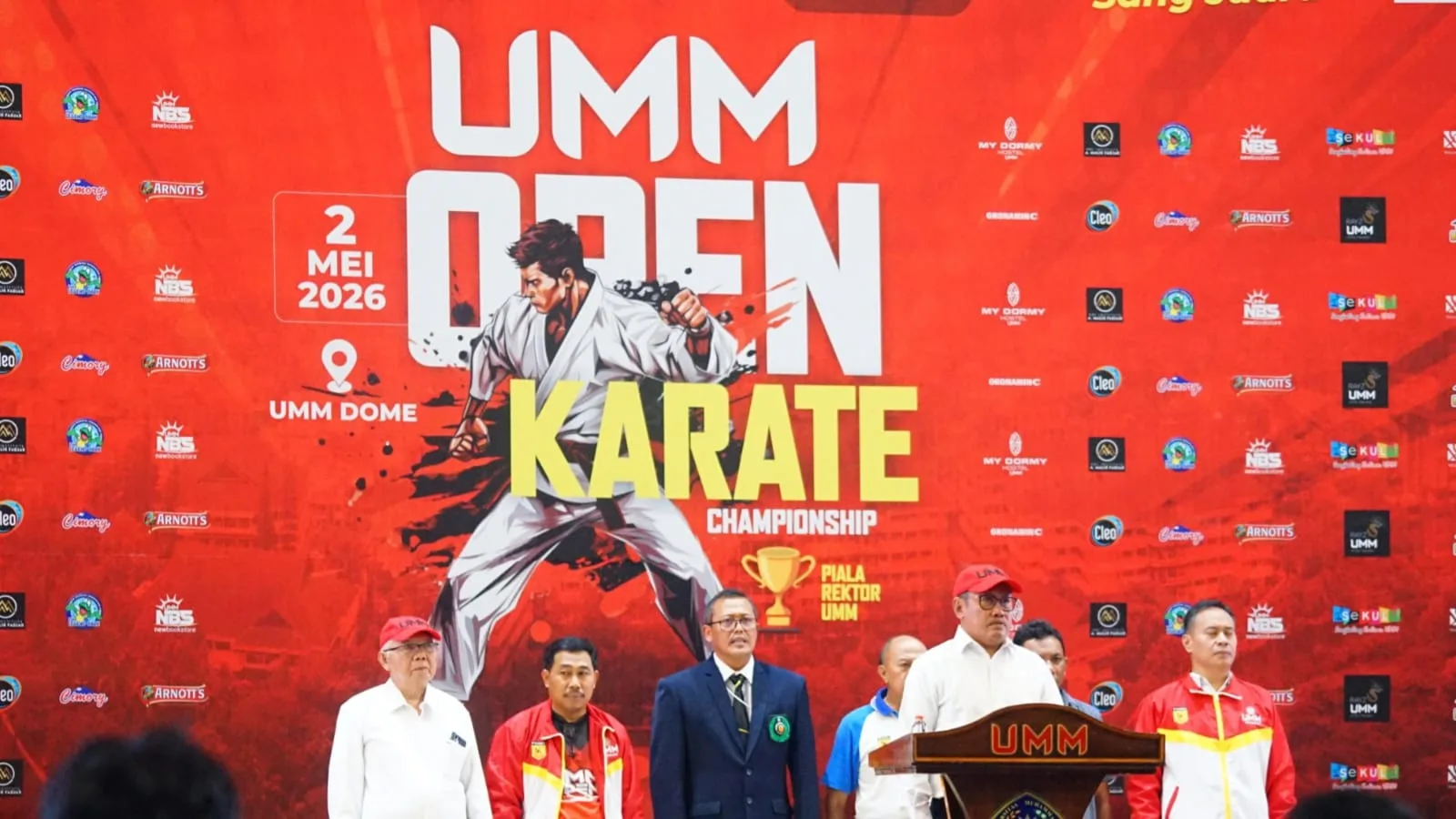Rektor UMM Nazaruddin Malik saat membuka Kejuaraan Karate Nasional Piala Rektor Cup 2026. Foto: Azmy