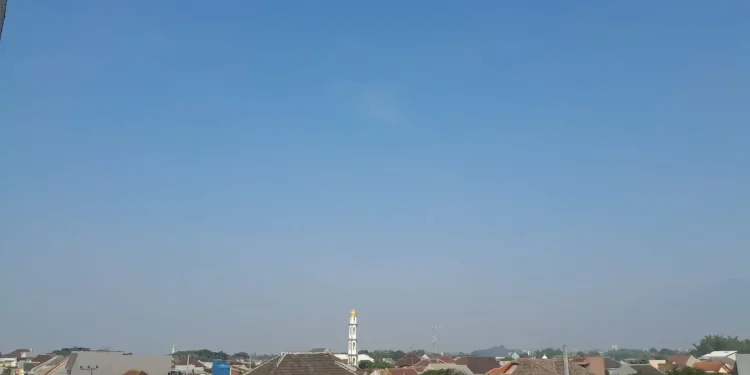 Prakiraan cuaca Malang, khususnya di wilayah Kota Malang pada Senin, 11 Mei 2026 diperkirakan dalam kondisi cerah. /Foto: Tugumalang.id/Bagus Rachmad Saputra