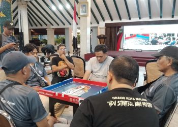 Pertandingan semifinal Kompetisi Domino Demokrasi 2026 (M Sholeh)