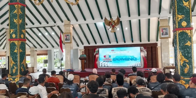 Sekda Kabupaten Malang, Budiar Anwar memberikan sambutan dalam pembukaan kompetisi Domino Demokrasi 2026 (M Sholeh)