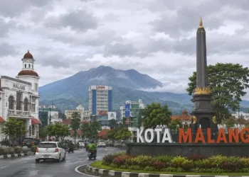 Prakiraan cuaca Malang, khususnya wilayah Kota Malang pada hari Rabu, 13 Mei 2026 diperkirakan dalam kondisi berawan. /Foto: Ilustrasi dibuat dengan AI