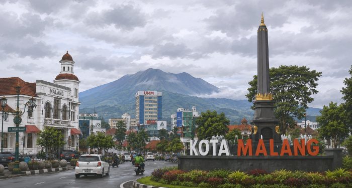 Prakiraan cuaca Malang, khususnya wilayah Kota Malang pada hari Rabu, 13 Mei 2026 diperkirakan dalam kondisi berawan. /Foto: Ilustrasi dibuat dengan AI