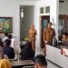 Suasana santai antrean para CPNS yang mengakses layanan MCU di RSUD Karsa Husada. Foto: Azmy