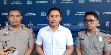 Pedagang ayam bacok pedagang pasar