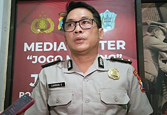 Kasi Humas Polresta Malang Kota, Ipda Lukman Sobhikin, menjelaskan soal gadis yang diduga diperkosa temannya. (Foto/M Sholeh)