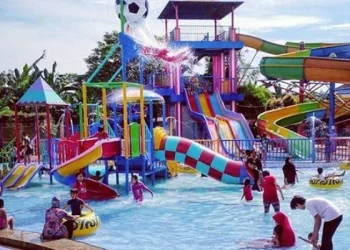 Rekomendasi waterpark Kota Batu yang cocok dijadikan destinasi wisata bersama keluarga di akhir pekan. /Foto: Pinterest/Partisi Pameran