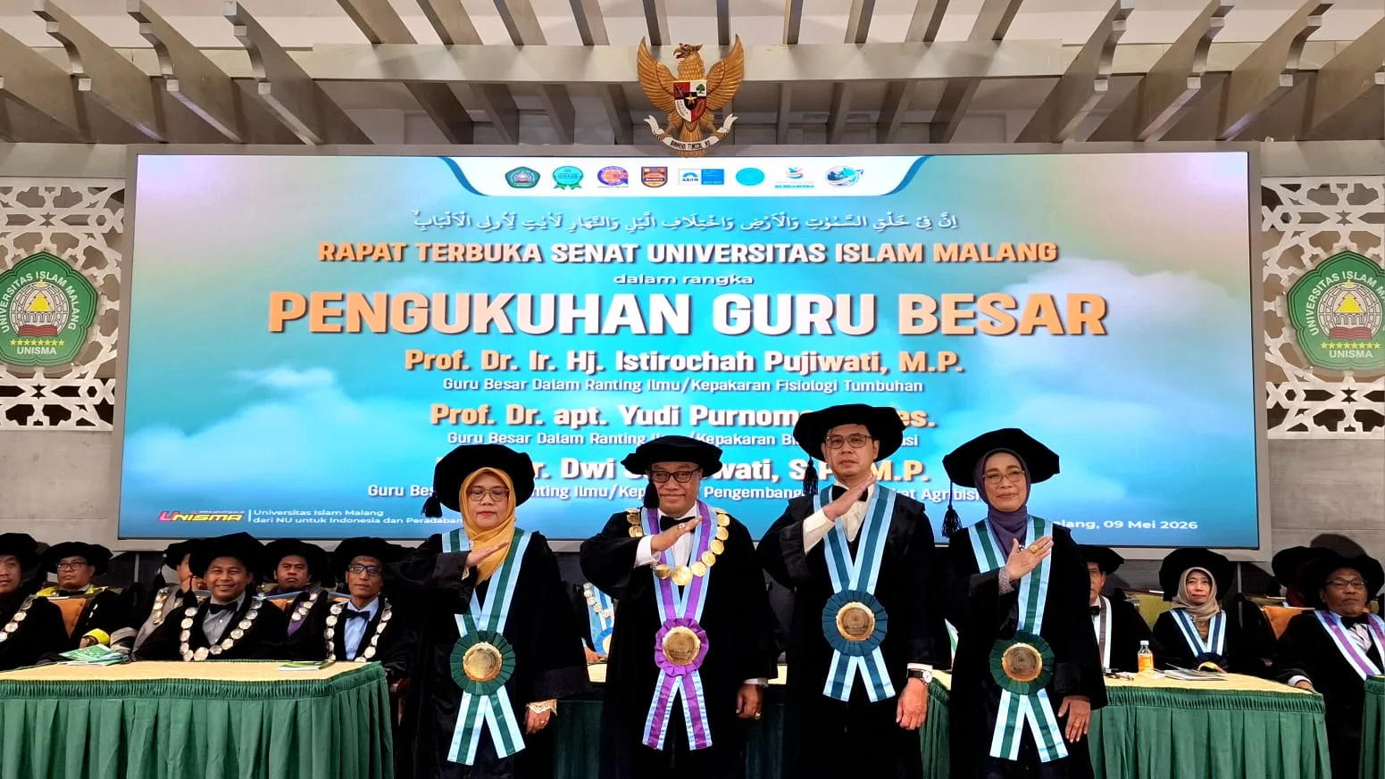 3 guru besar Unisma yang baru saja dikukuhkan jadi amunisi baru menuju World Class University. Foto: Azmy