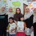 Foto bersama guru Avisena Montessori School dengan juara 1 dan 3 lomba mewarnai. Foto: Aisyah Nawangsari Putri